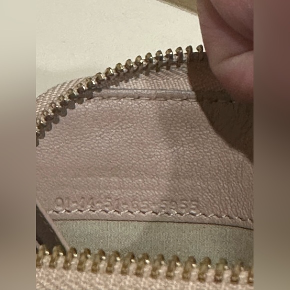 Chloe Bow Vanilla Long Leather Zip Wallet - Picture 6 of 10